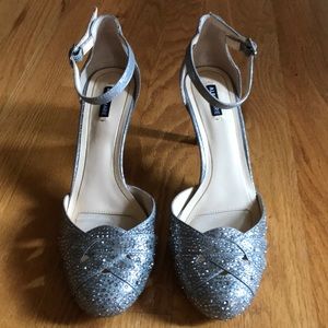 3 inch heeled silver shoe w/ rhinestone. NW/oB